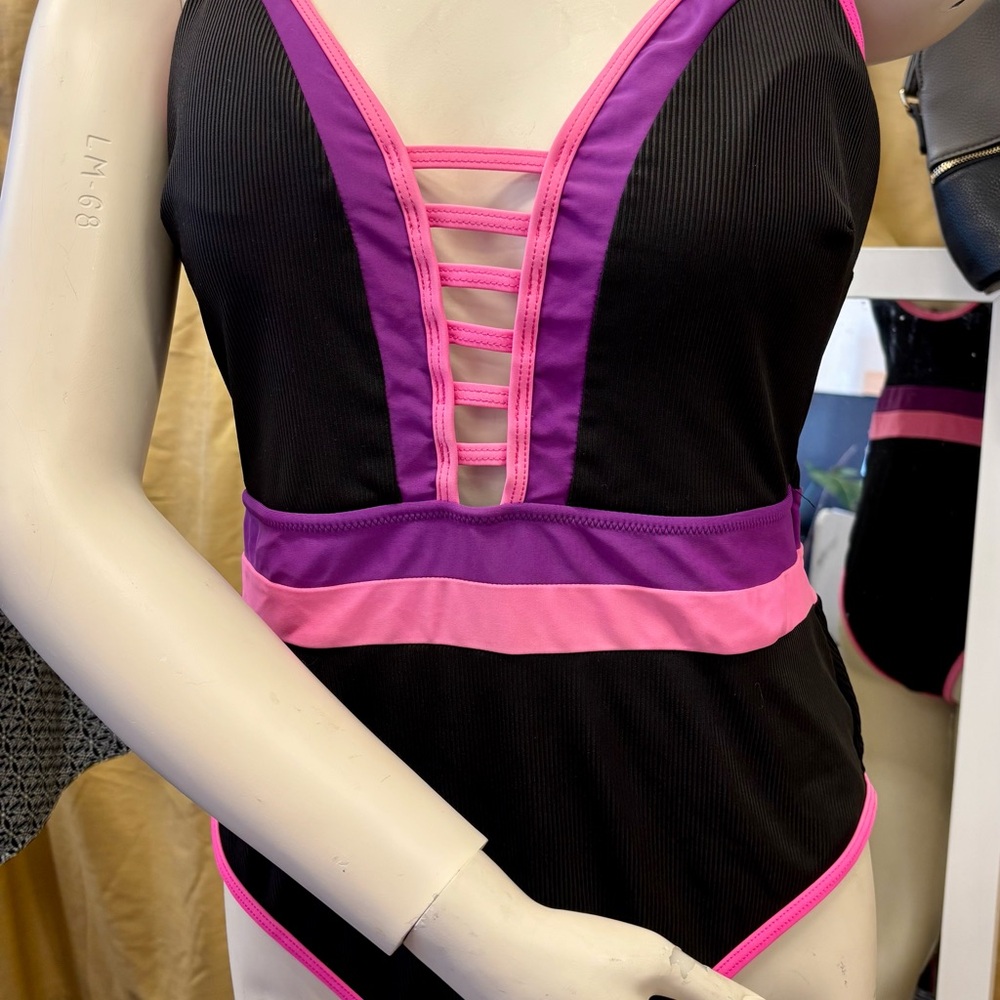 Stylish Black and Pink Women's Swimsuit‎